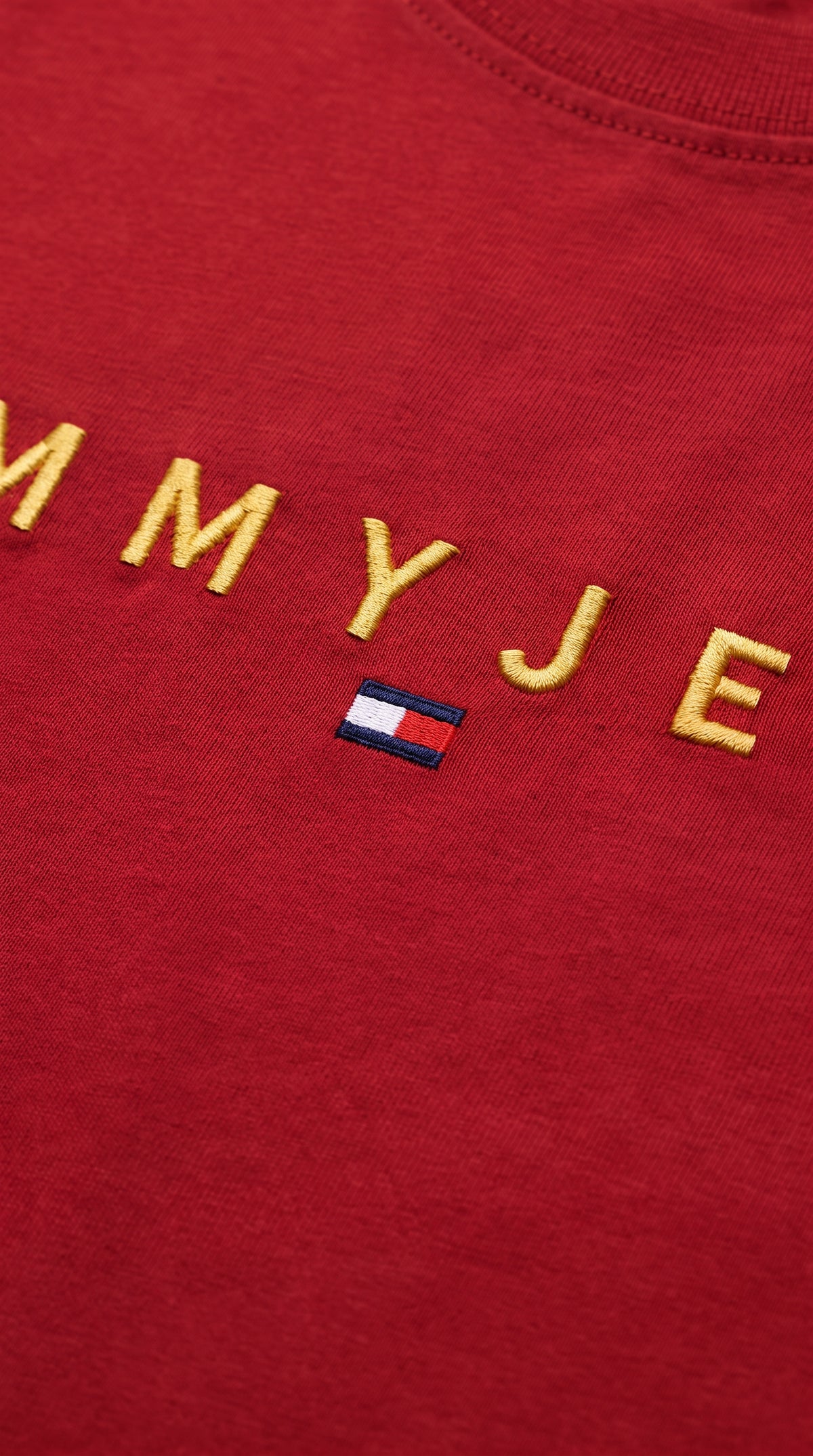 Camiseta Tommy Jeans Bordô Icon - Logo Central