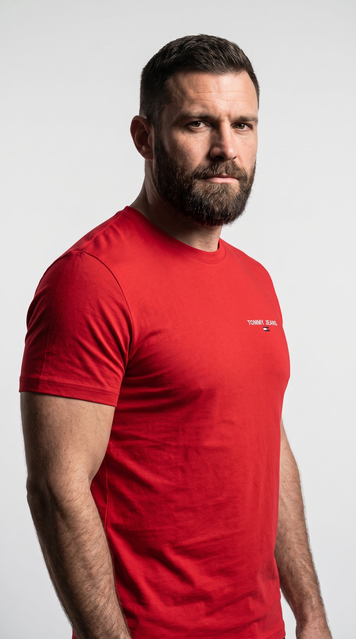 Camiseta Tommy Jeans Vermelha Logo Peito - Minimalista