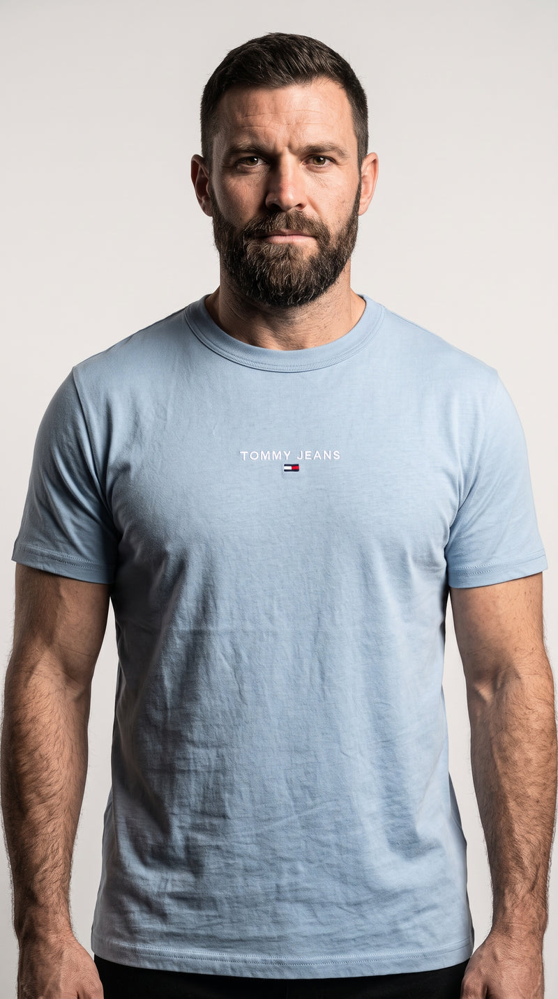 Camiseta Tommy Jeans Bordada - Flag Premium Azul Claro