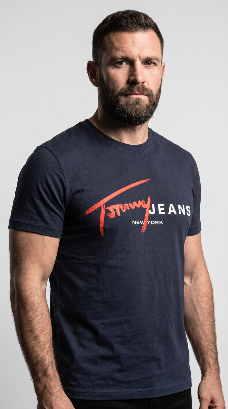 Camiseta TOMMY JEANS New York Logo Script - Azul Marinho